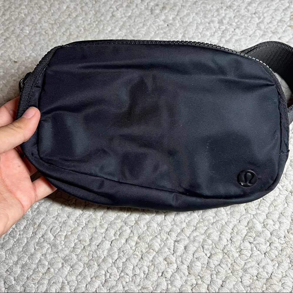 Lululemon Everywhere Belt Back All Black
